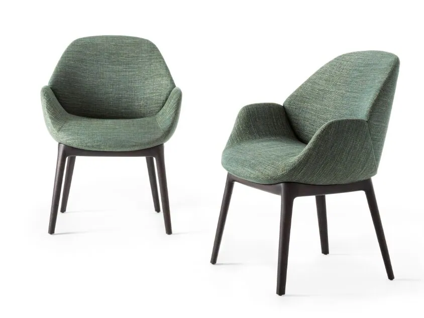 Giorgetti Calathea swivel leather executive chair, photographed for the catalogue